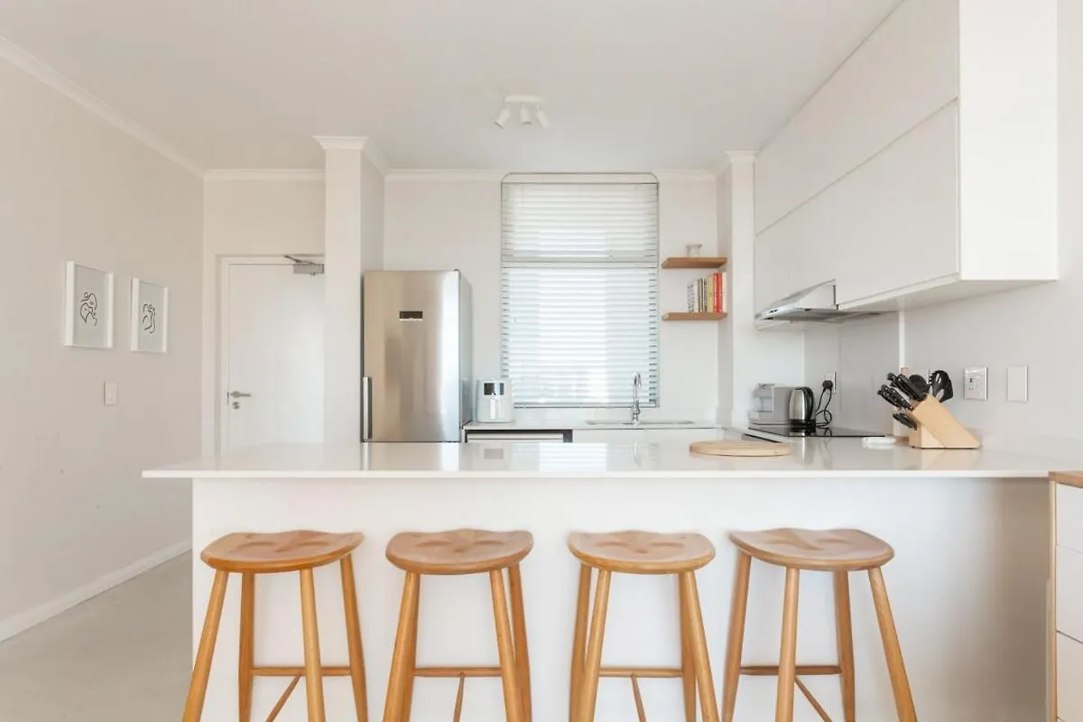 New Apartment, Surfer'S Corner Muizenberg 0*,